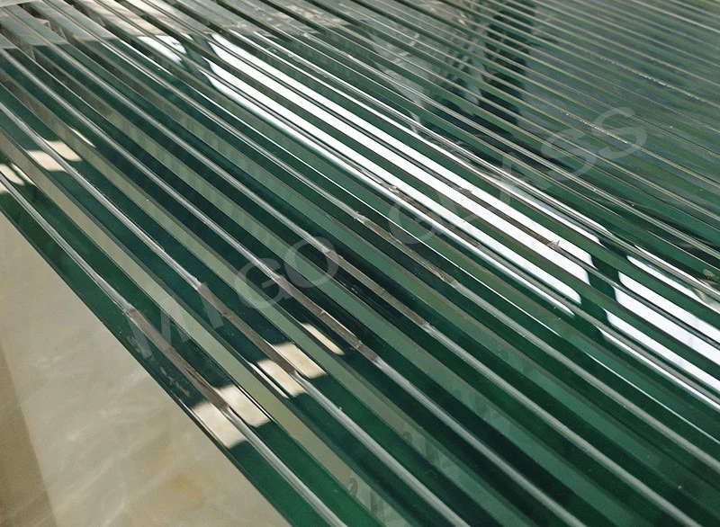 Clear laminated glass floor Clear laminated glass floor